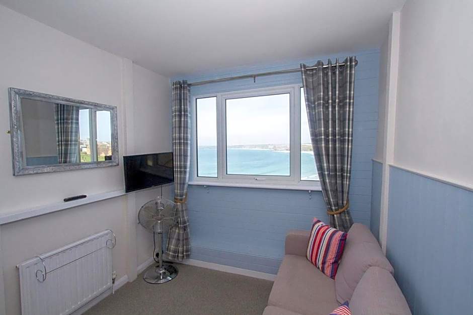 Cliff House B&B & The Moorings Apartments – Newquay