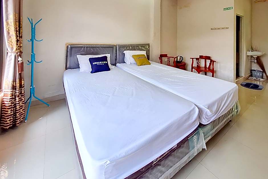 Urbanview Hotel Penginapan Ananda