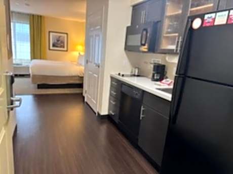 Queen Studio Suite - Hearing Accessible/ Non-Smoking