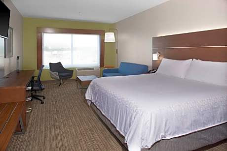 Suite with Accessible Transfer Shower - Non-Smoking