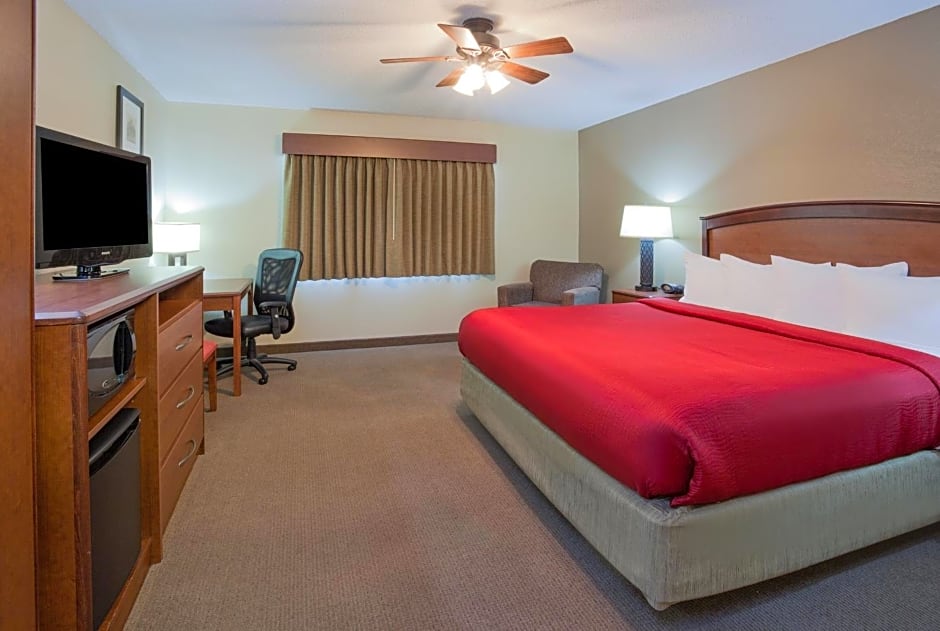 AmericInn by Wyndham Roseau