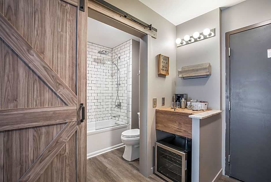 The Shore Club Wisconsin, an Ascend Collection Hotel