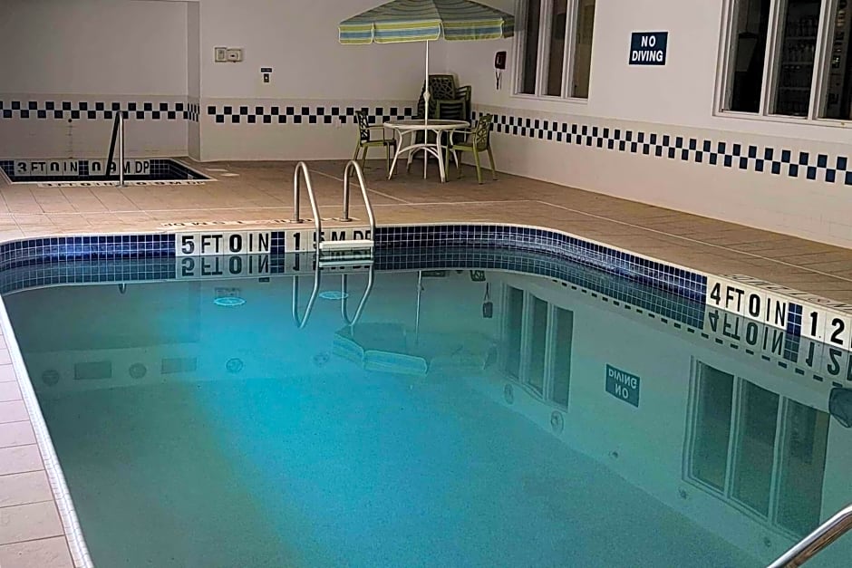 Travelodge by Wyndham Fargo