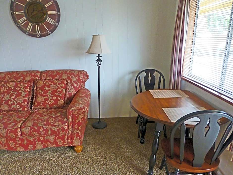 Redwood Suites