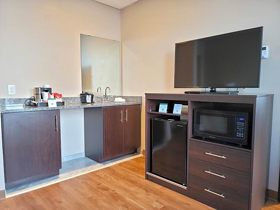 Ariel Broadway Hotel