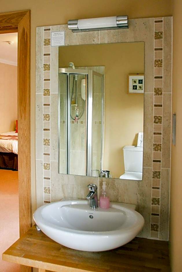 Photo 1 of 4 of Triple Room