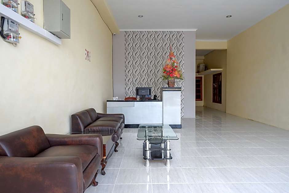 RedDoorz near Graha Saba Buana Solo