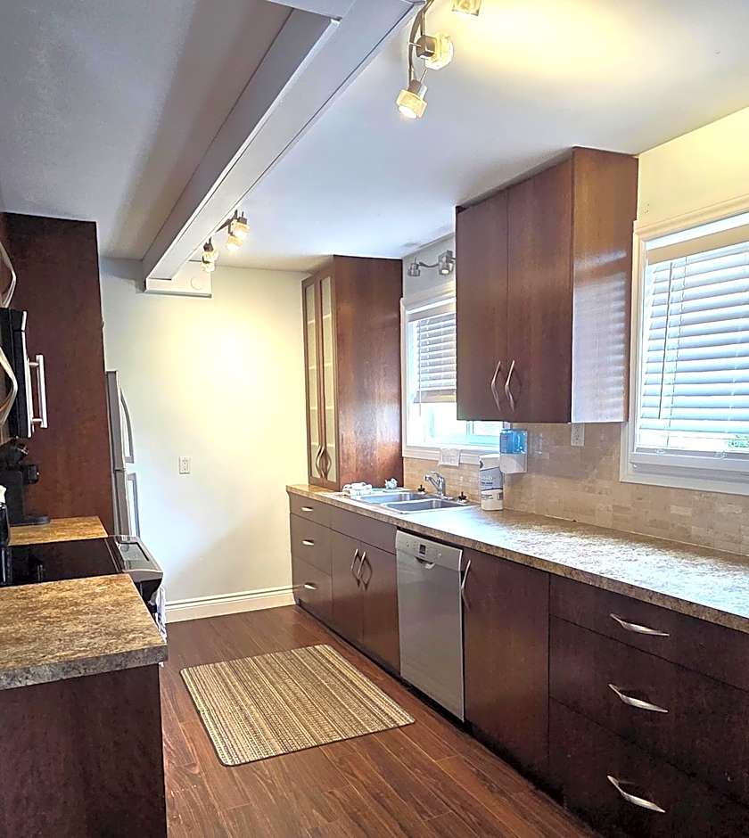 Oasis by the Bay Vacation Suites