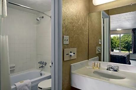 King Studio Suite - Non-Smoking