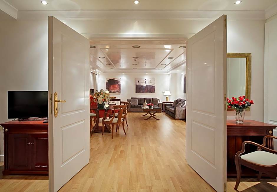 Piraeus Theoxenia Hotel