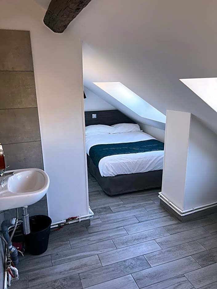 Mary's Hotel Republique