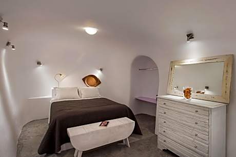 Suite with Indoor & Outdoor Hot Tubs and Sunset View