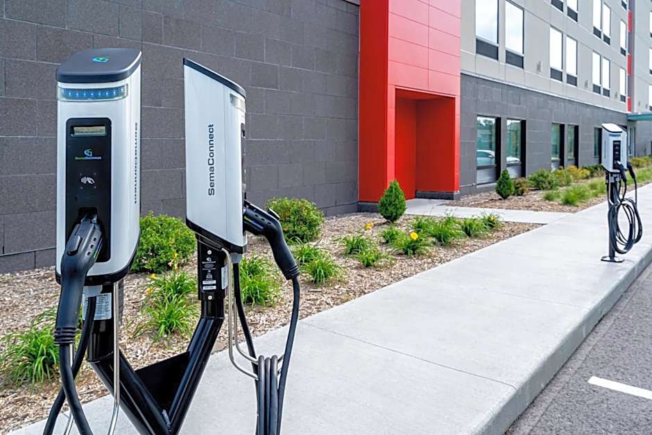 Avid Hotels Milwaukee West Waukesha By IHG