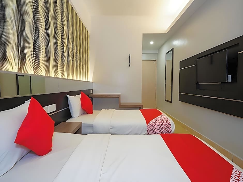 Super OYO 44083 Hotel Orchard Inn