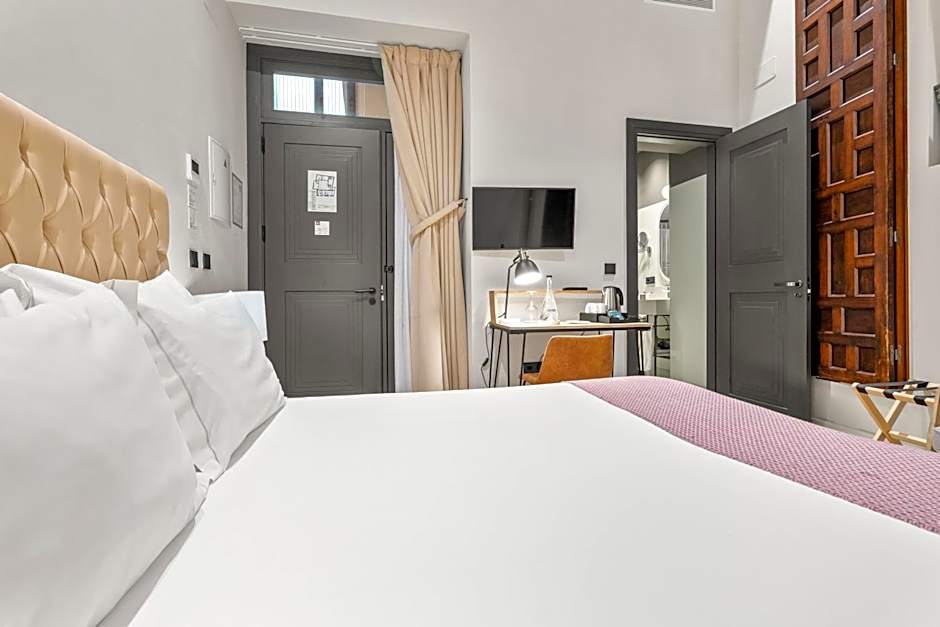 Casa Alhaja by Shiadu