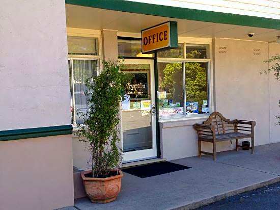 Three Explorers Motel