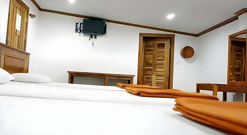 Thongphaphum Place