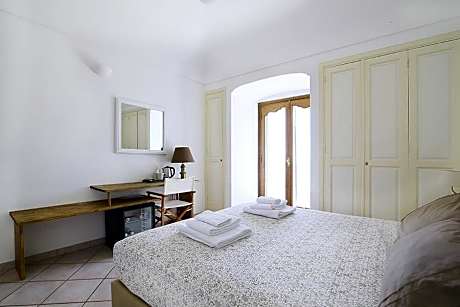 Double Room with Private External Bathroom