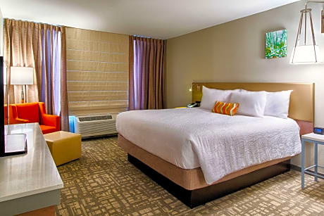 1 King Acc With Bathtub