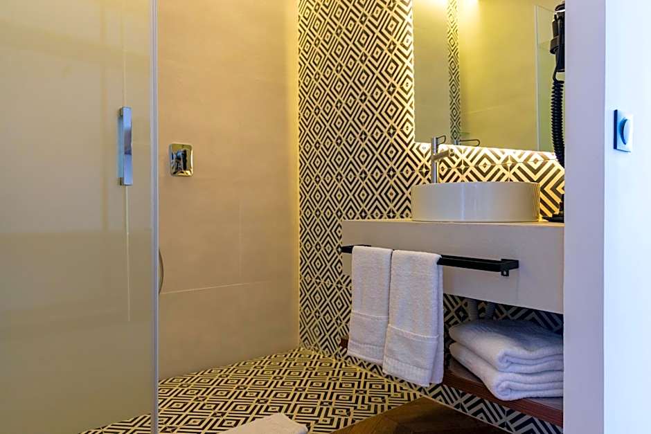 DIAGONAL HOTEL
