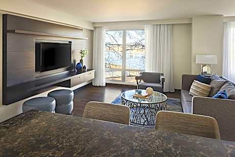 Executive Suite, 1 King, River view