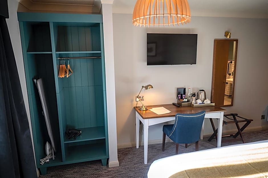 Ely Hotel by Chef & Brewer Collection