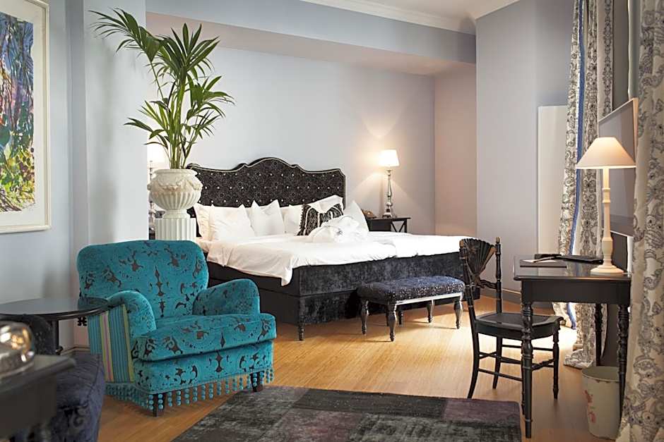 Dorsia Hotel & Restaurant