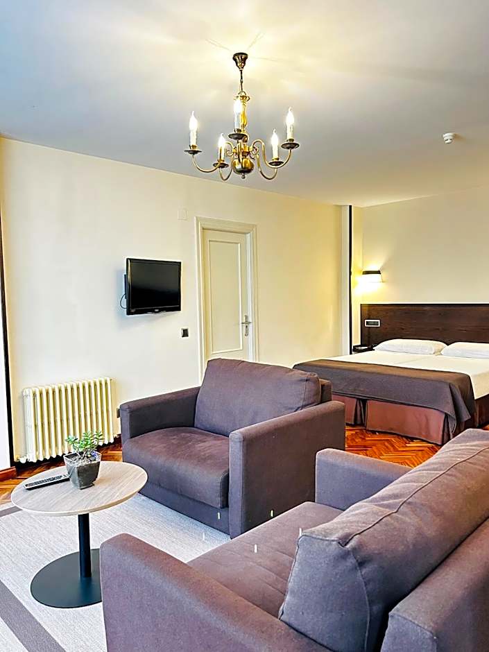 Hotel-Apartamentos La Arquera