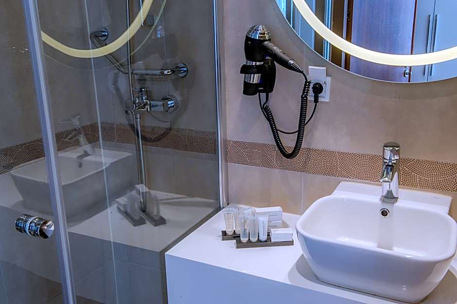 Grand Hotel Downtown