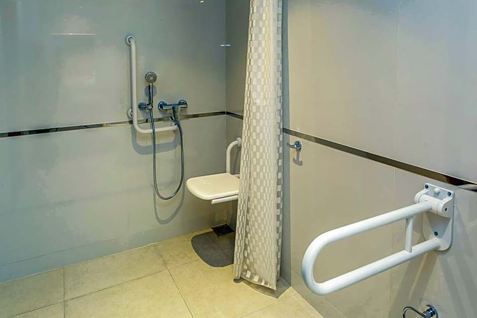 Dazzler by Wyndham La Plata