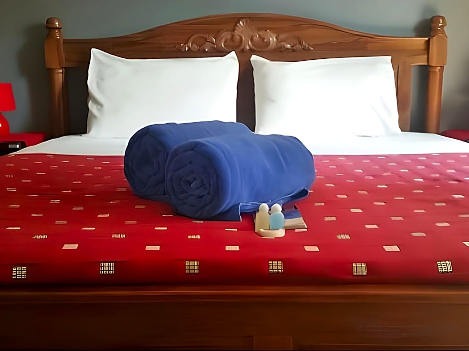 Robin’s Nest Guesthouse & Restaurant