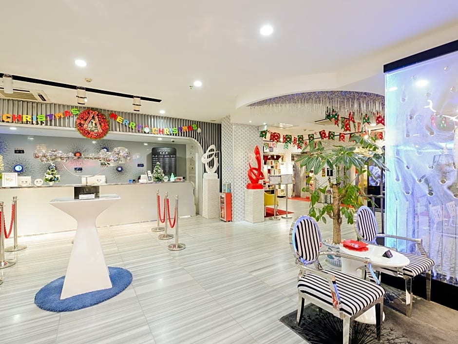 Planet Hotel