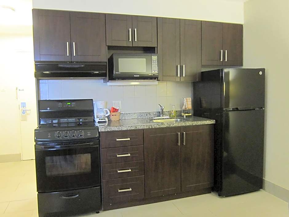 Canadas Best Value Inn - Toronto