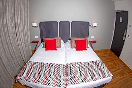 Small Twin Room with Sea View