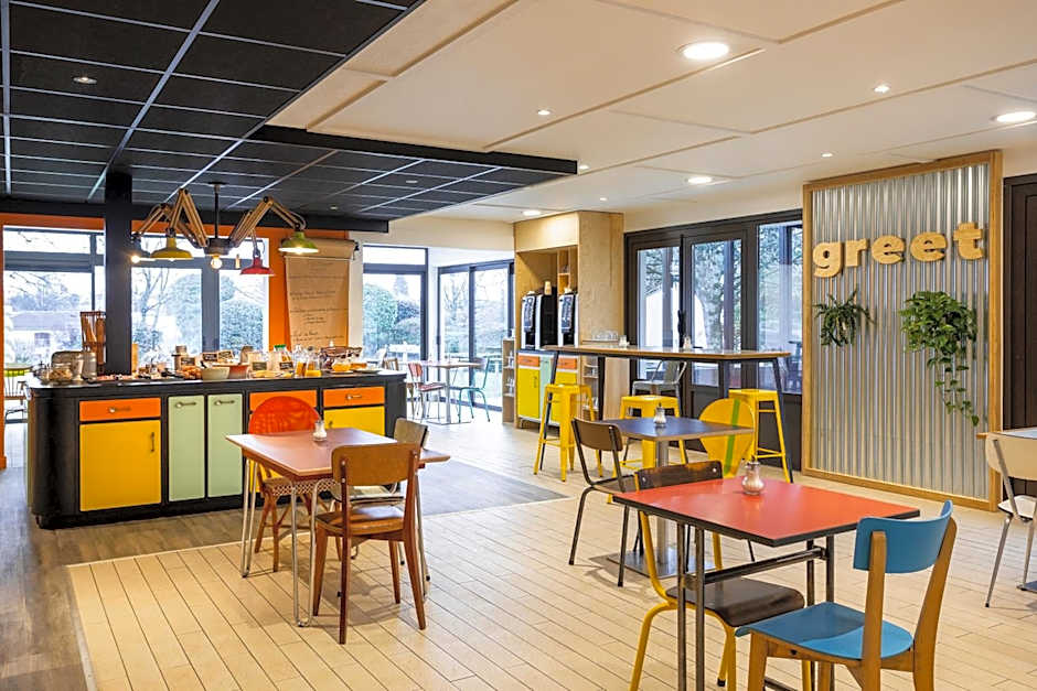 greet hotel restaurant Angouleme Ouest