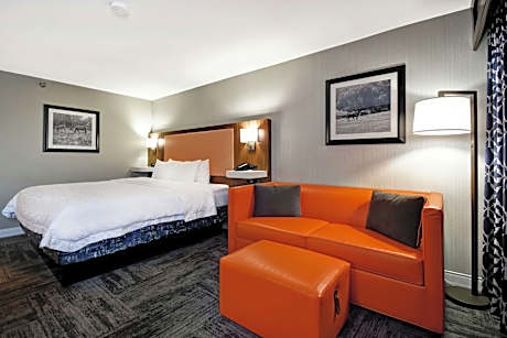 1 King Bed Study With Sofabed Nonsmoking