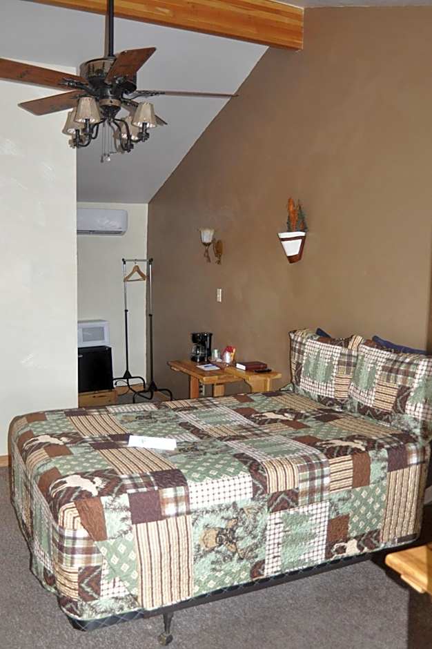 Nine Pines Motel