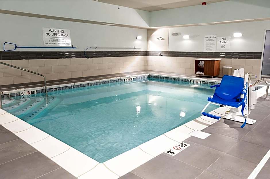 Holiday Inn Express & Suites Dayton East - Beavercreek by IHG