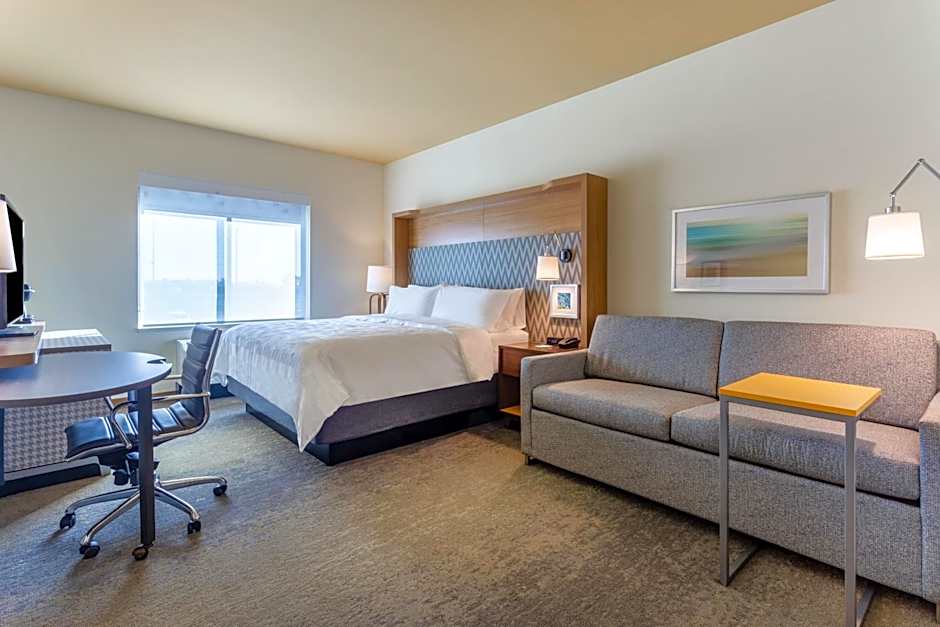 Photo 1 of 4 of Deluxe 1 King Bed, Mobility Accessible
