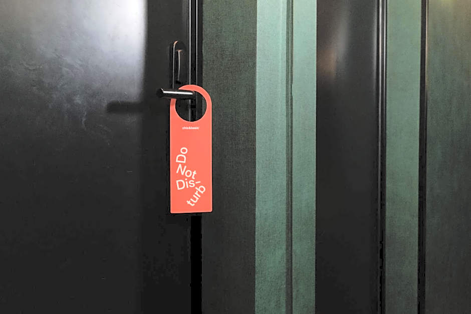 Chic & Basic Gravity