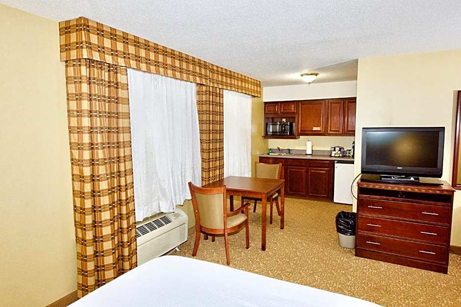 Holiday Inn Express Hotel And Suites Fenton-I-44 By IHG