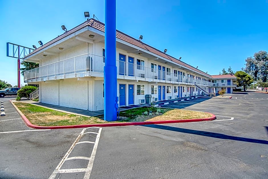 Motel 6-Stockton, CA - Charter Way West