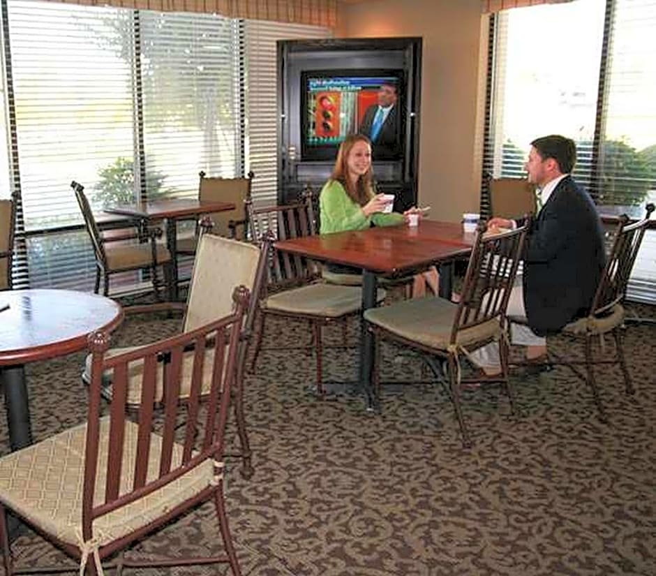 Hampton Inn I-10 & College Drive