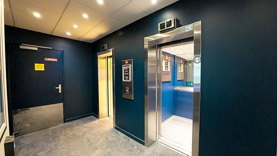 ibis Lyon Est Bron