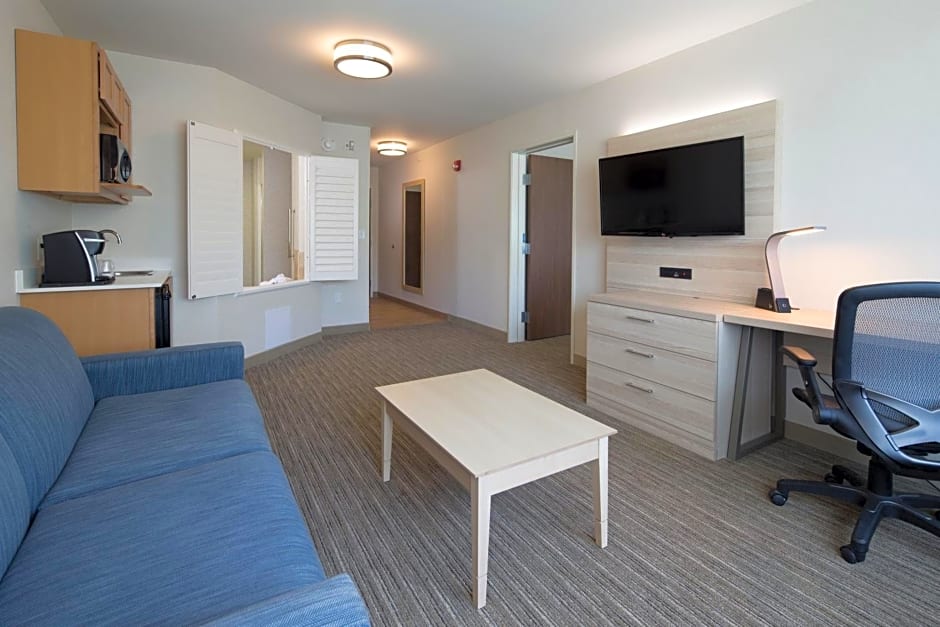 Holiday Inn Express & Suites La Porte, an IHG Hotel