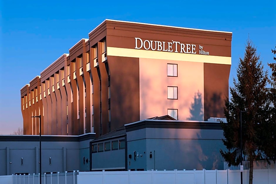 DoubleTree by Hilton Monroe Township Cranbury