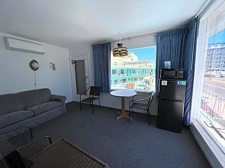 Queen Suite with Sea View