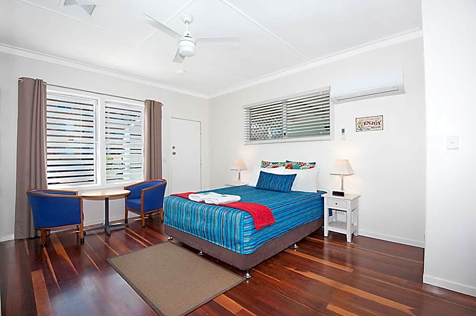 La Costa Beachside Motel