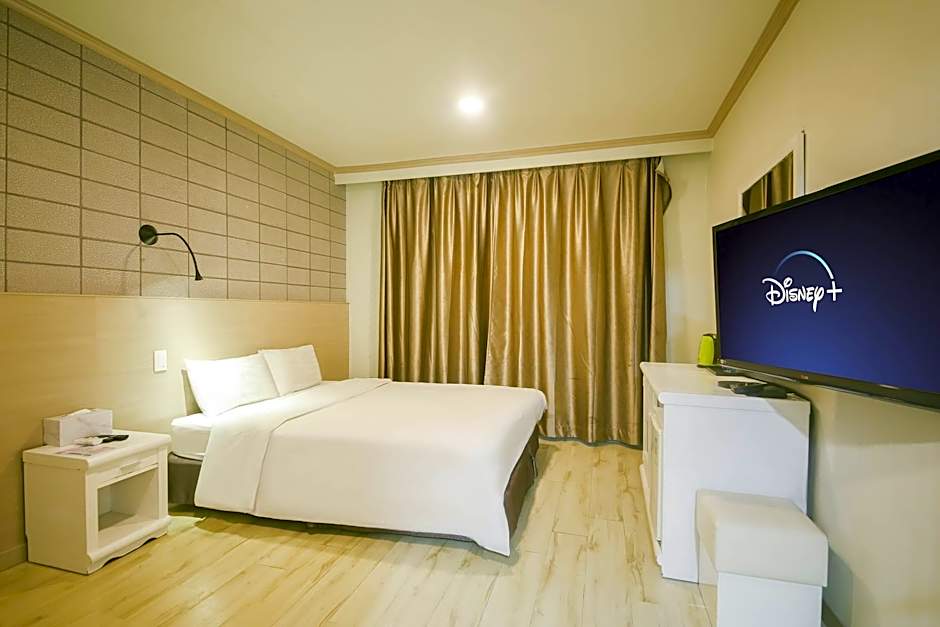 Apple Hotel
