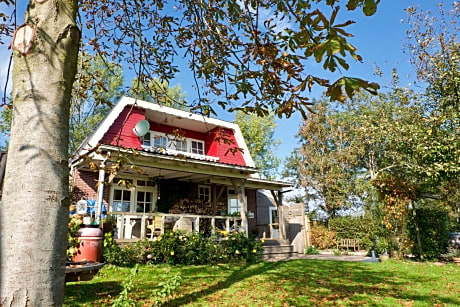 Bed & Breakfast "Bij Lucie"